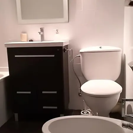 아파트 Apartamento Playa Fenals-tulipan 1